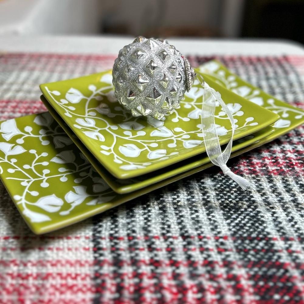 Crate & Barrel 3 Piece Akemi Floral Serving Set